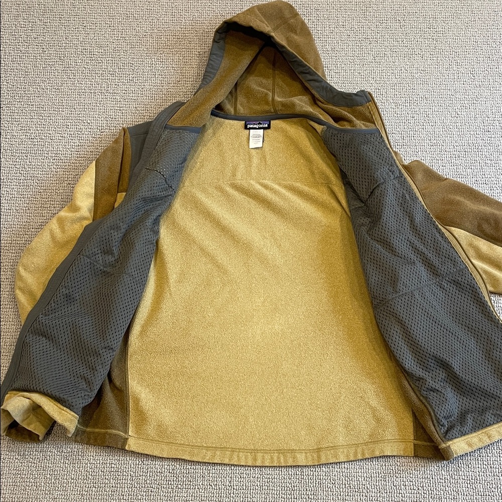 Patagonia Men's Tan and Black Jacket - Picture 4 of 14